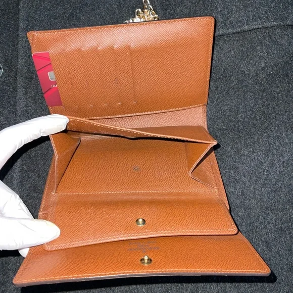 ✅ AUTHENTIC LOUIS VUITTON WALLET MONOGRAM - Picture 9 of 12